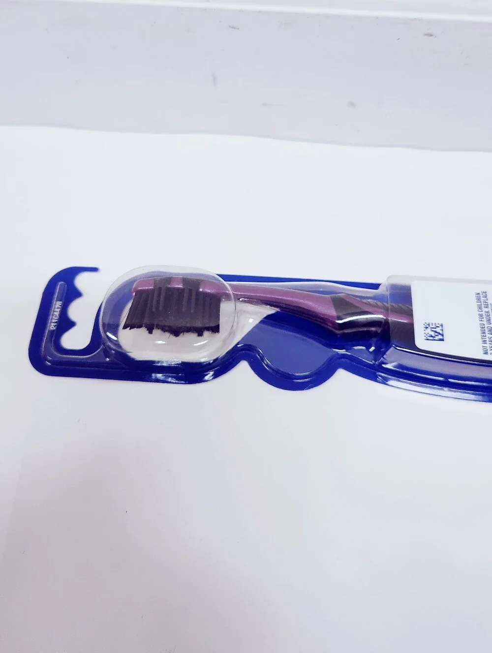 🍭7/$15 Oral-B Charcoal Whitening Toothbrush Soft Bristle